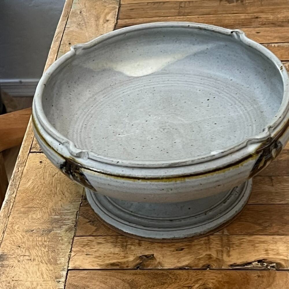 Art Studio Pottery Footed Centerpiece Bowl 5.5" Gray Speckled Signed Stoneware - Picture 3 of 15